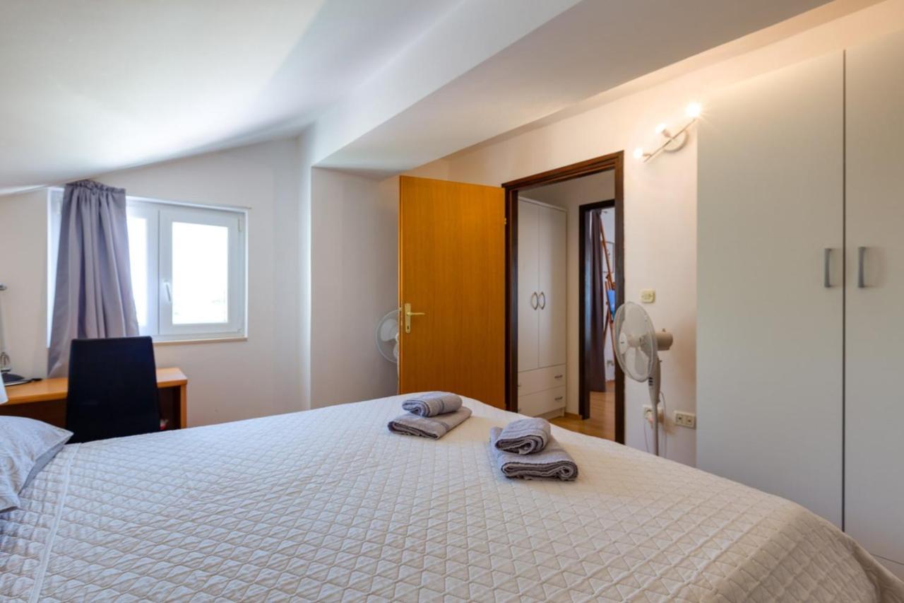 Apartments Valeria, Mali Lošinj Exteriör bild